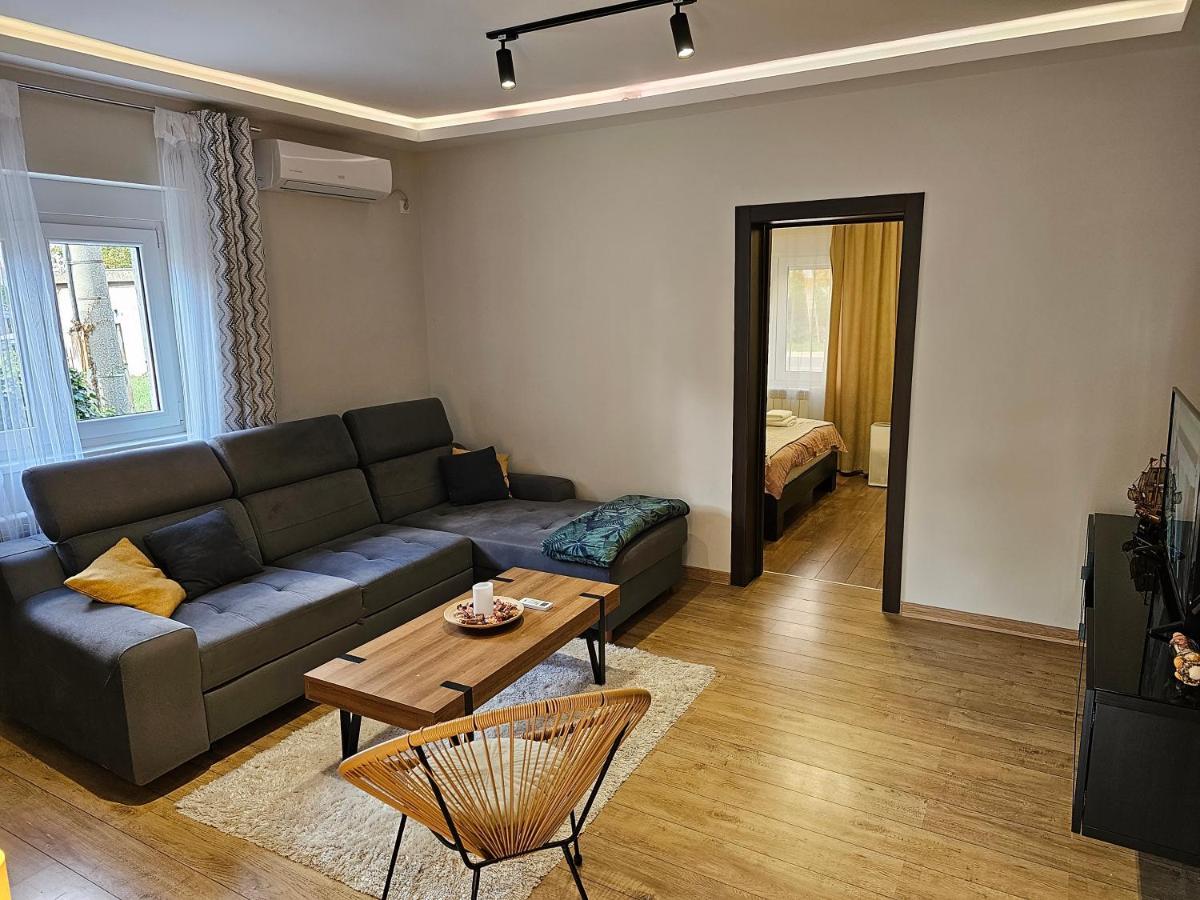 Aerovista Apartment Surčin Exteriér fotografie